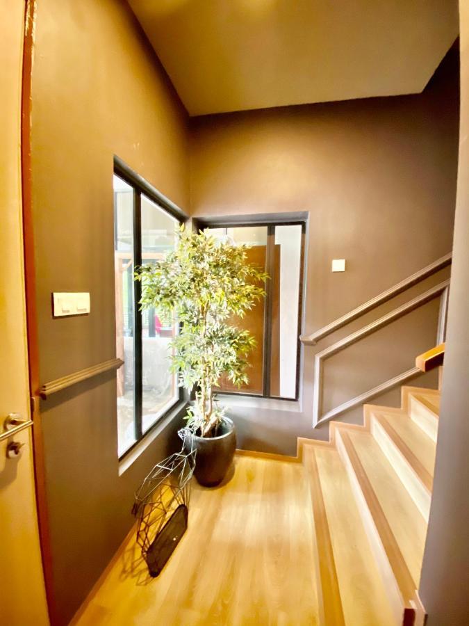 Faizal Madhi Homestay Kuching Ngoại thất bức ảnh