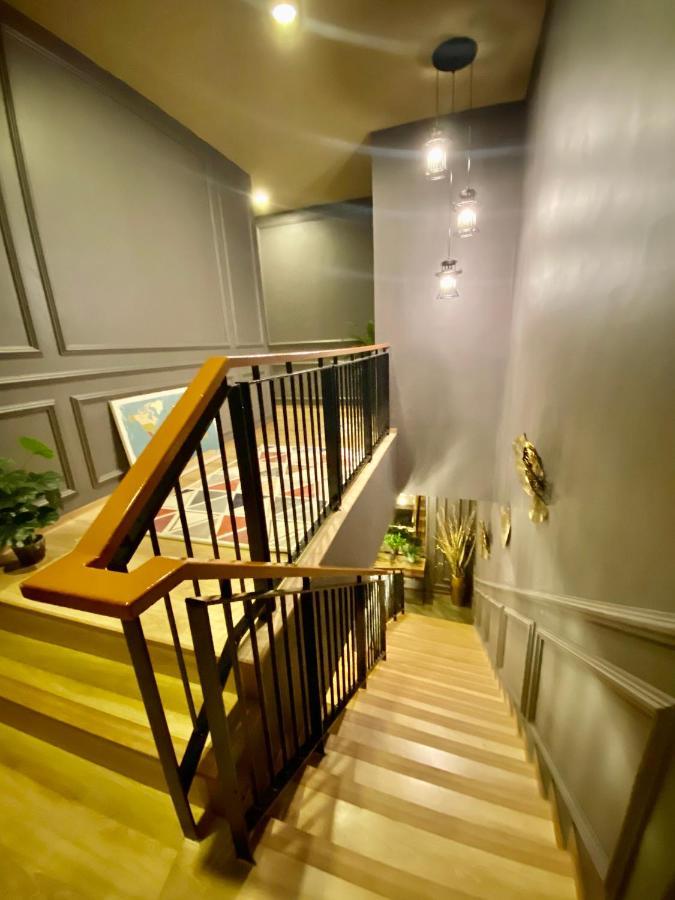 Faizal Madhi Homestay Kuching Ngoại thất bức ảnh