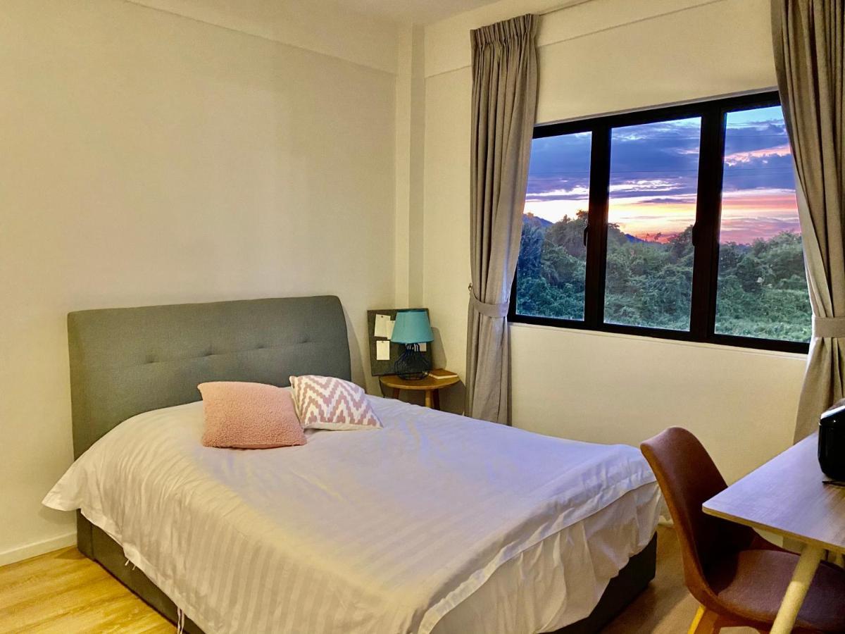 Faizal Madhi Homestay Kuching Ngoại thất bức ảnh