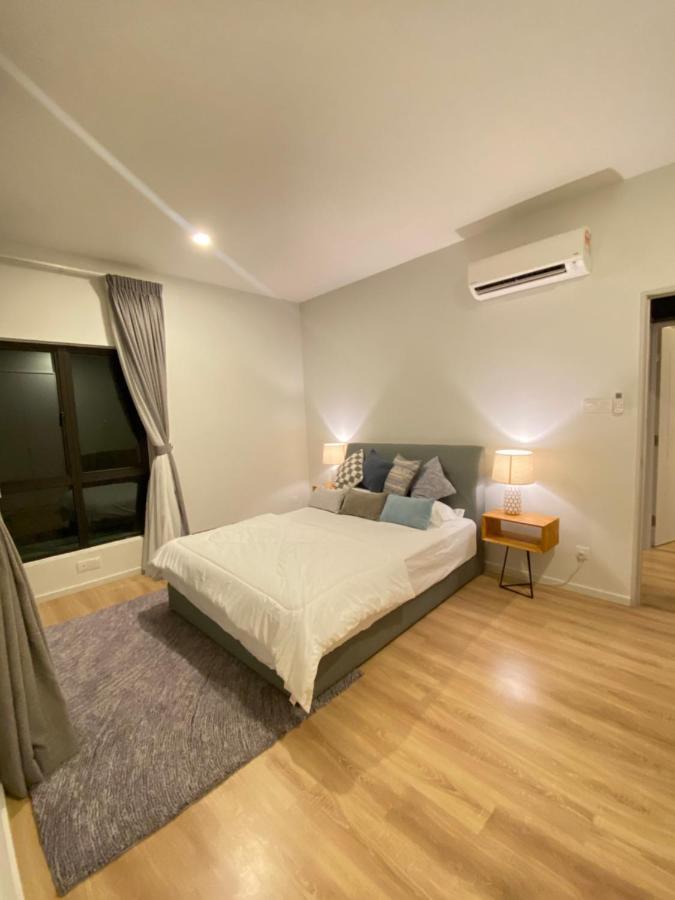 Faizal Madhi Homestay Kuching Ngoại thất bức ảnh